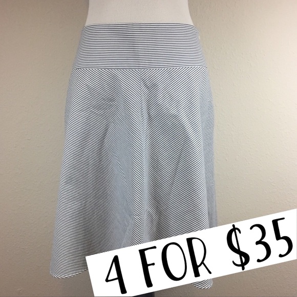 Ann Taylor seersucker skirt size 2 - Picture 2 of 7